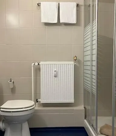 Rheinblick - Wohnung Direkt Bei Duesseldorf Mit Toller Aussicht Neuss Exterior photo
