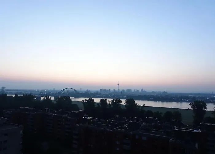 Rheinblick - Wohnung Direkt Bei Duesseldorf Mit Toller Aussicht