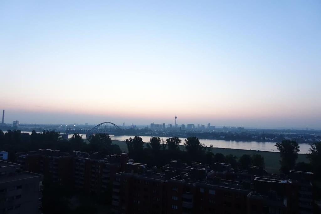 Rheinblick - Direkt Bei Duesseldorf Mit Toller Aussicht *