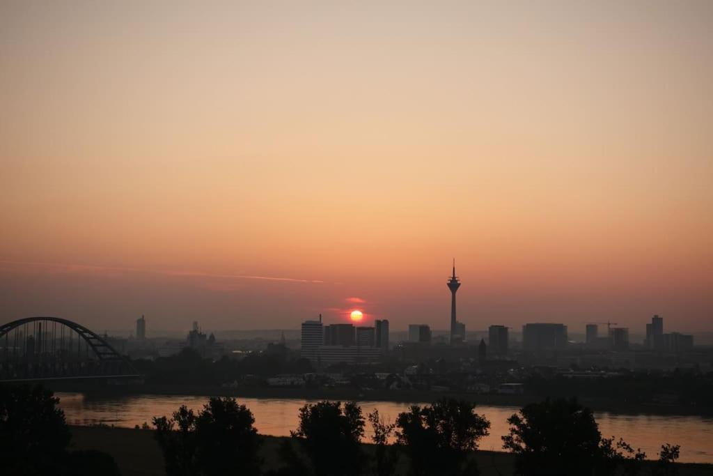 Rheinblick - Direkt Bei Duesseldorf Mit Toller Aussicht * Neuss
