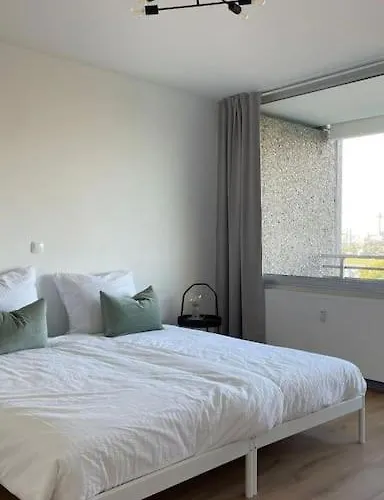 Rheinblick - Wohnung Direkt Bei Duesseldorf Mit Toller Aussicht
